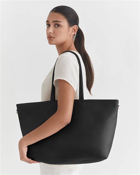 cuyana zipper tote.